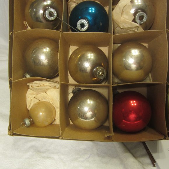 VTG GLASS BALL ORNAMENTS, MIXED SET, 11 IN SET W/VTG BOX TOP - Picture 3 of 6